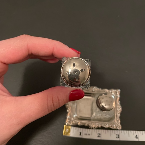 Fairy Brand | Vintage Crystal Silver Plated Salt & Pepper Mini Shakers - Picture 9 of 10